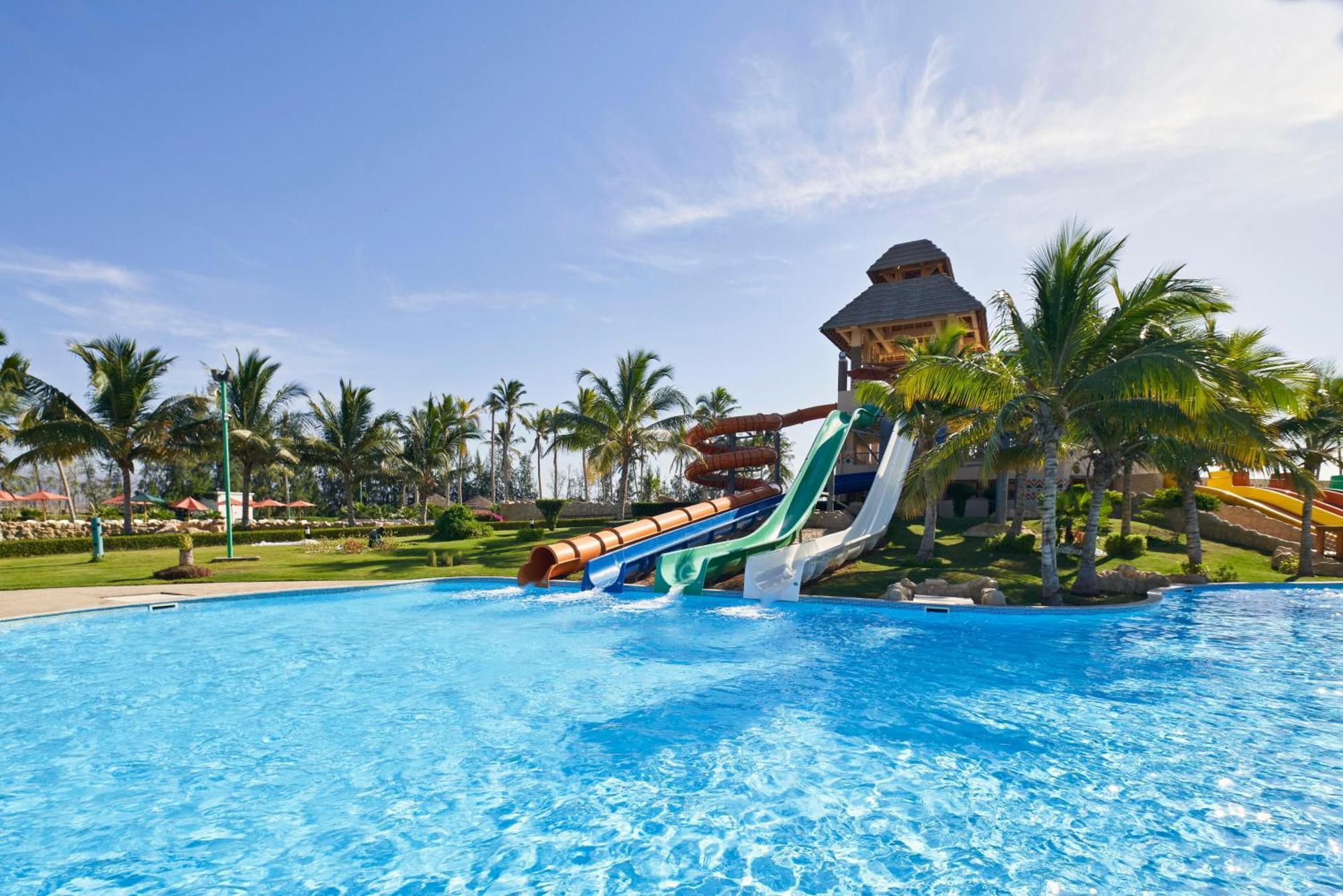 Fanar Hotel & Residences Салала Экстерьер фото Water park